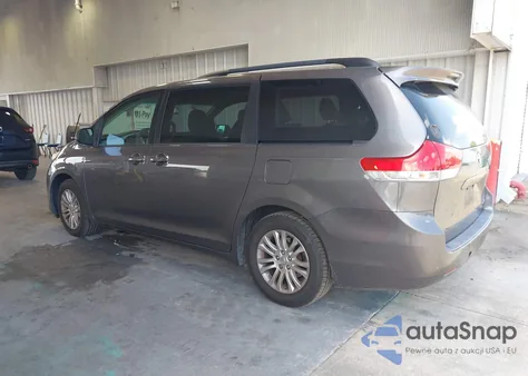2011 Toyota Sienna Xle V6 z USA, uszkodzony, nr VIN 5TDYK3DC1BS085563